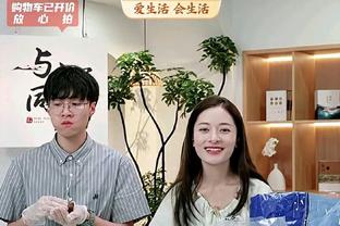 有对象的来学学？！妮娜晒出自己与威少亲密大头贴pose?自拍